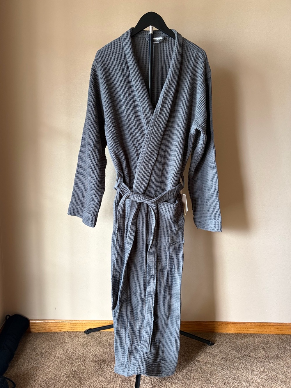 Coyuchi Charcoal Waffle Weave Robe